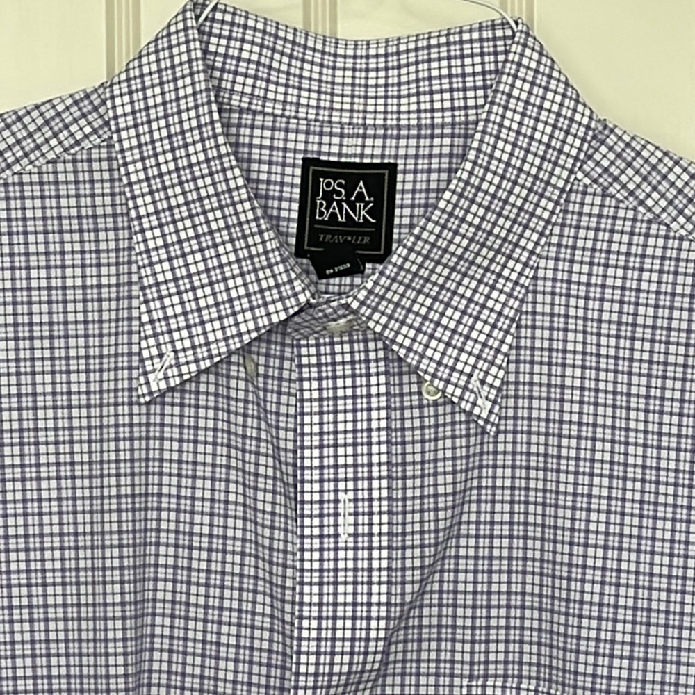 Jos A Banks Men’s Traveler dress shirt. Button down collar, 17.5-36”. EUC